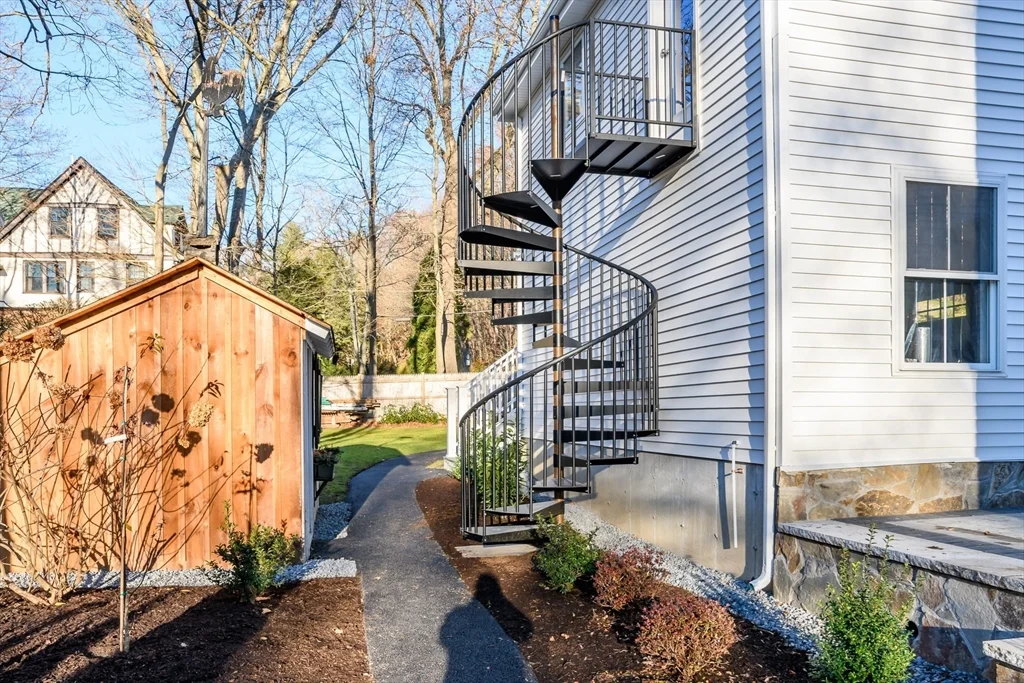 1 bed, 1 bath apartment for rent at 12R Maugus Ave Unit 12R, Wellesley Hills — photo 20 of 21