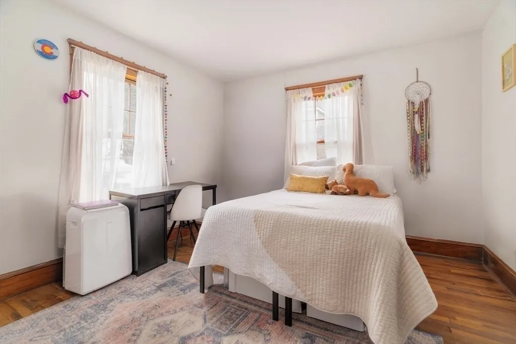 3 bed, 1 bath apartment for rent at 13-15 Upland Unit 1, Tufts University — photo 7 of 12
