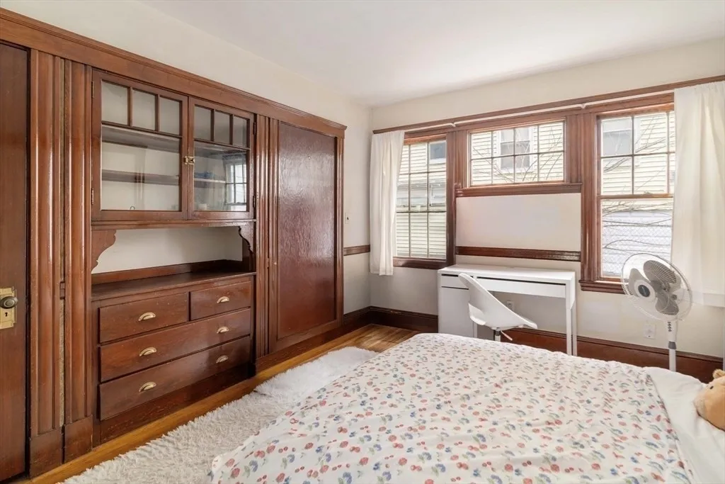 3 bed, 1 bath apartment for rent at 13-15 Upland Unit 1, Tufts University — photo 6 of 12