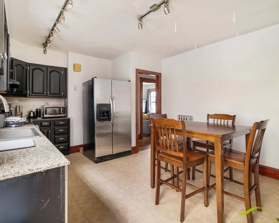 3 bed, 1 bath apartment for rent at 13-15 Upland Unit 1, Tufts University — photo 4 of 12