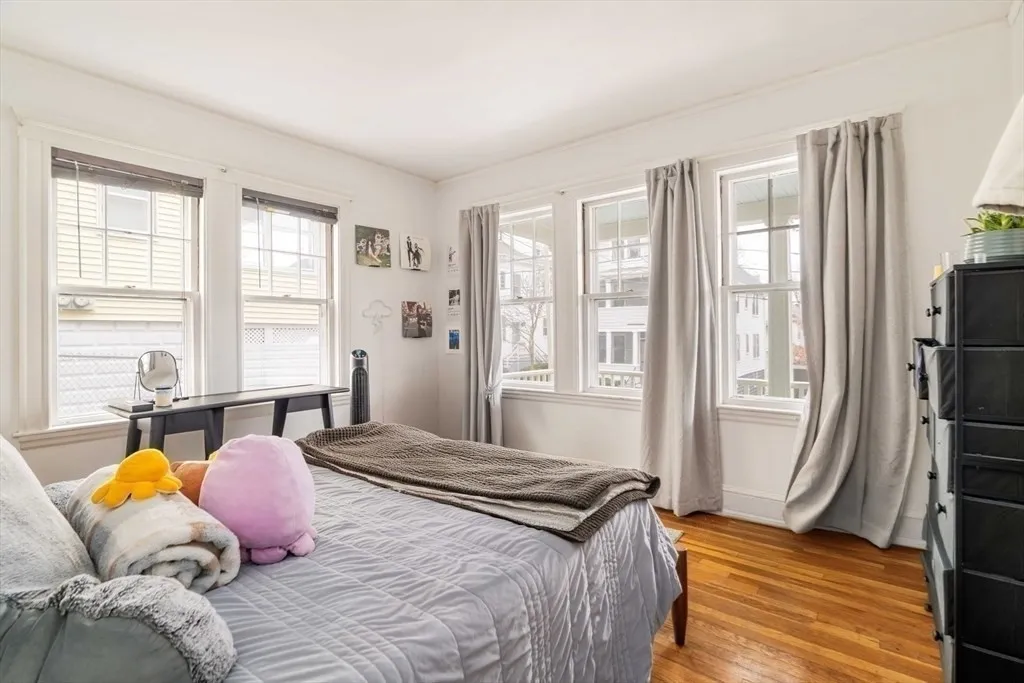 3 bed, 1 bath apartment for rent at 13-15 Upland Unit 1, Tufts University — photo 8 of 12