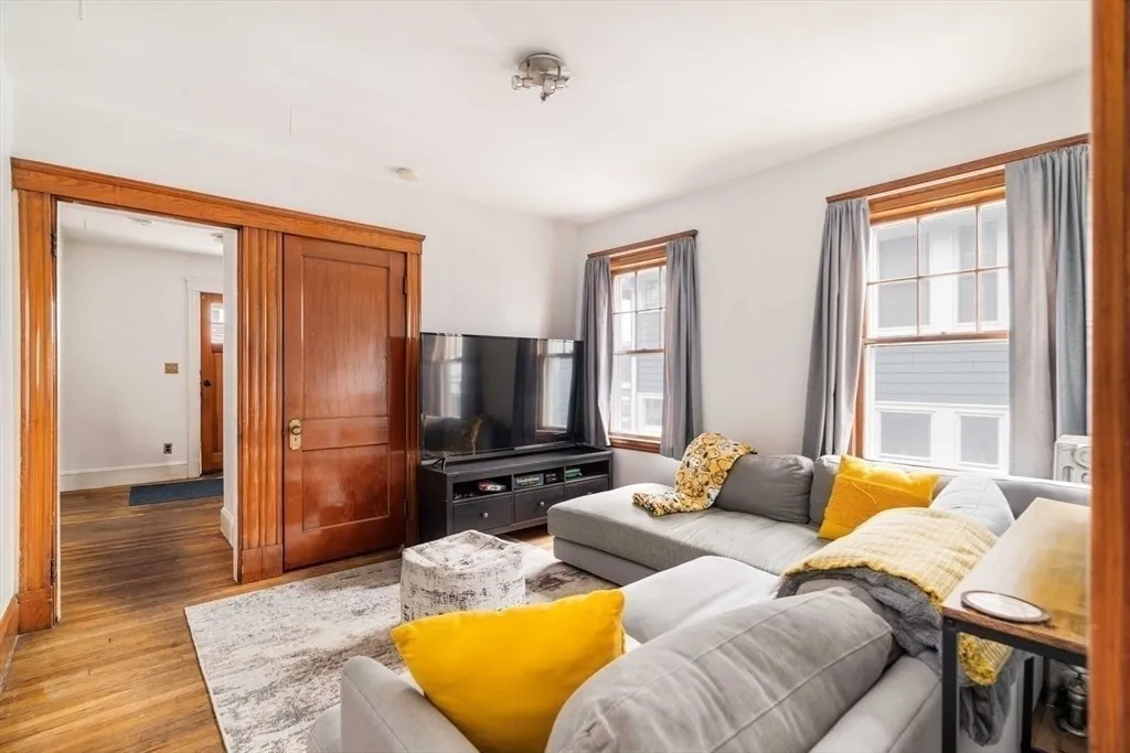 3 bed, 1 bath apartment for rent at 13-15 Upland Unit 1, Tufts University — photo 2 of 12