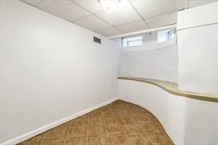 1 bed, 1 bath apartment for rent at 13-1R Mansfield St Unit 2, Allston — photo 10 of 16
