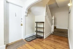 1 bed, 1 bath apartment for rent at 13-1R Mansfield St Unit 2, Allston — photo 2 of 16