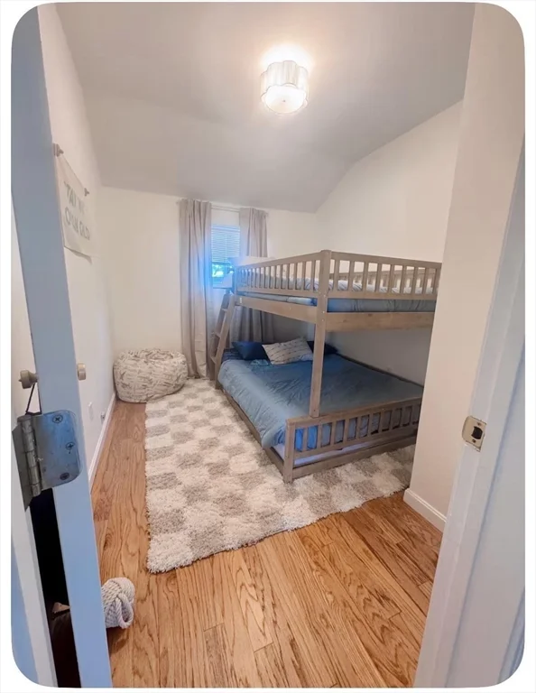 3 bed, 1 bath apartment for rent at 13 55th St Unit WINTER, Plum Island — photo 8 of 21