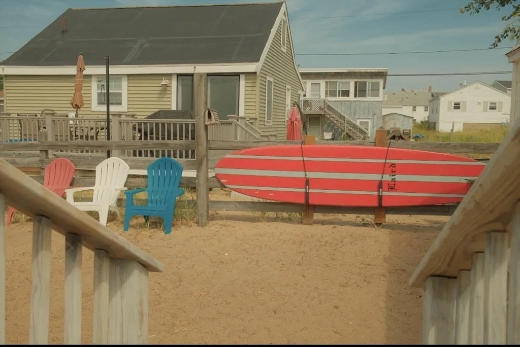 3 bed, 1 bath apartment for rent at 13 55th St Unit WINTER, Plum Island — photo 14 of 21