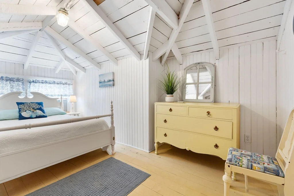 7 bed, 1 bath apartment for rent at 13 5th St, Wareham — photo 36 of 42