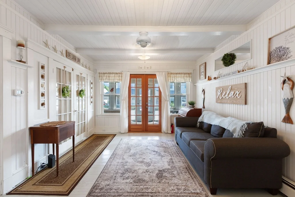 7 bed, 1 bath apartment for rent at 13 5th St, Wareham — photo 9 of 42