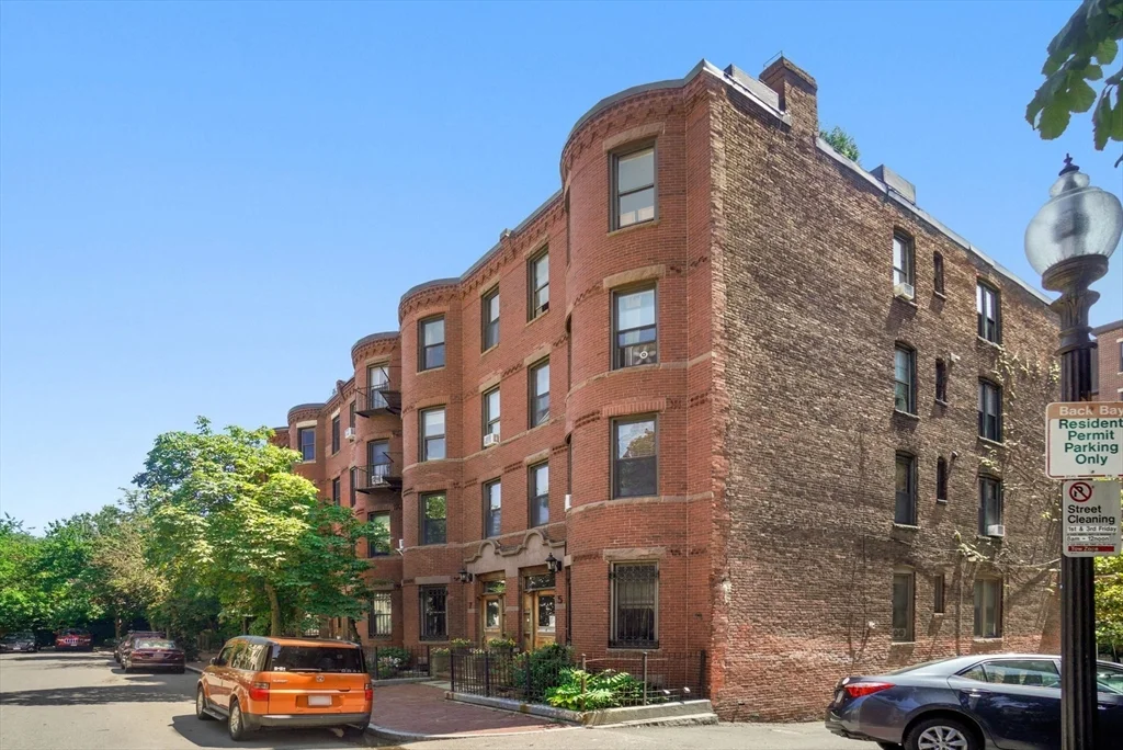 3 bed, 3 bath apartment for rent at 13 Albemarle St Unit 1, Back Bay — photo 25 of 25