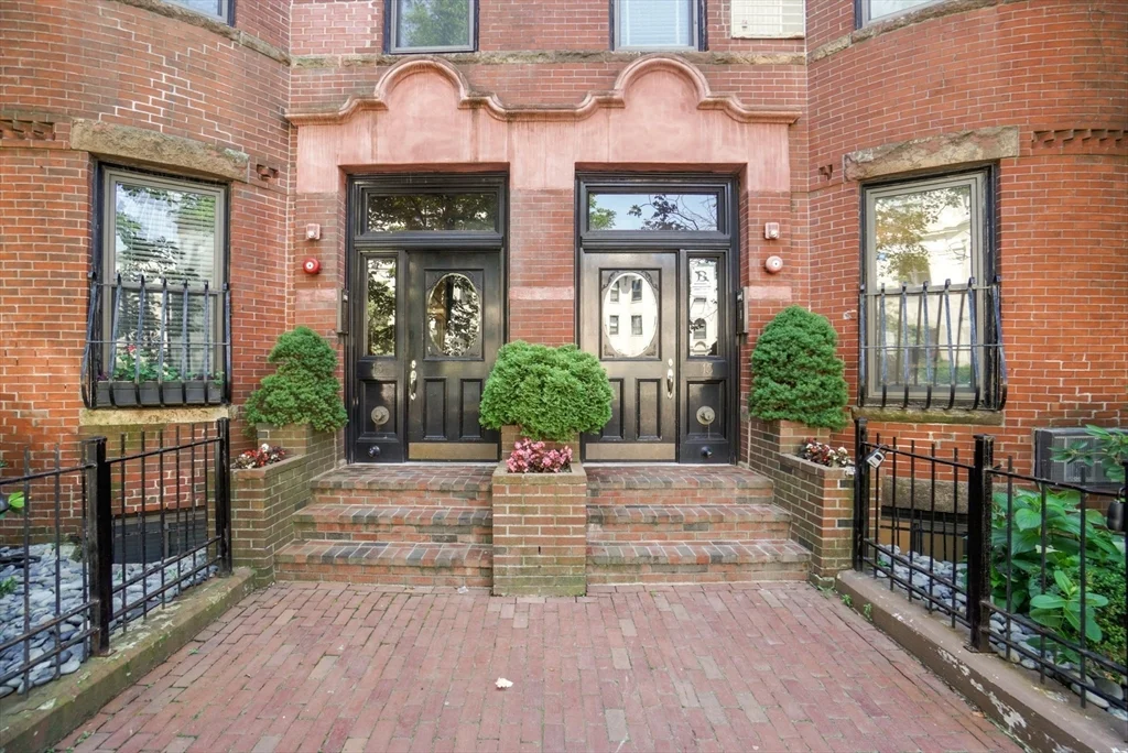 3 bed, 3 bath apartment for rent at 13 Albemarle St Unit 1, Back Bay — photo 24 of 25