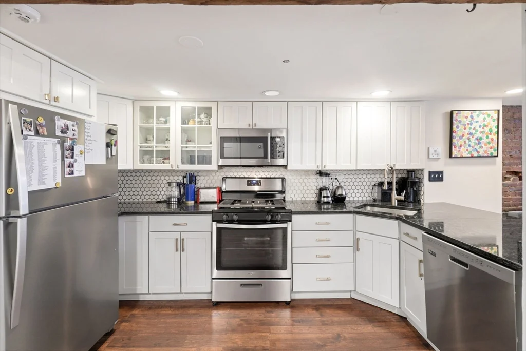 3 bed, 3 bath apartment for rent at 13 Albemarle St Unit A, Back Bay