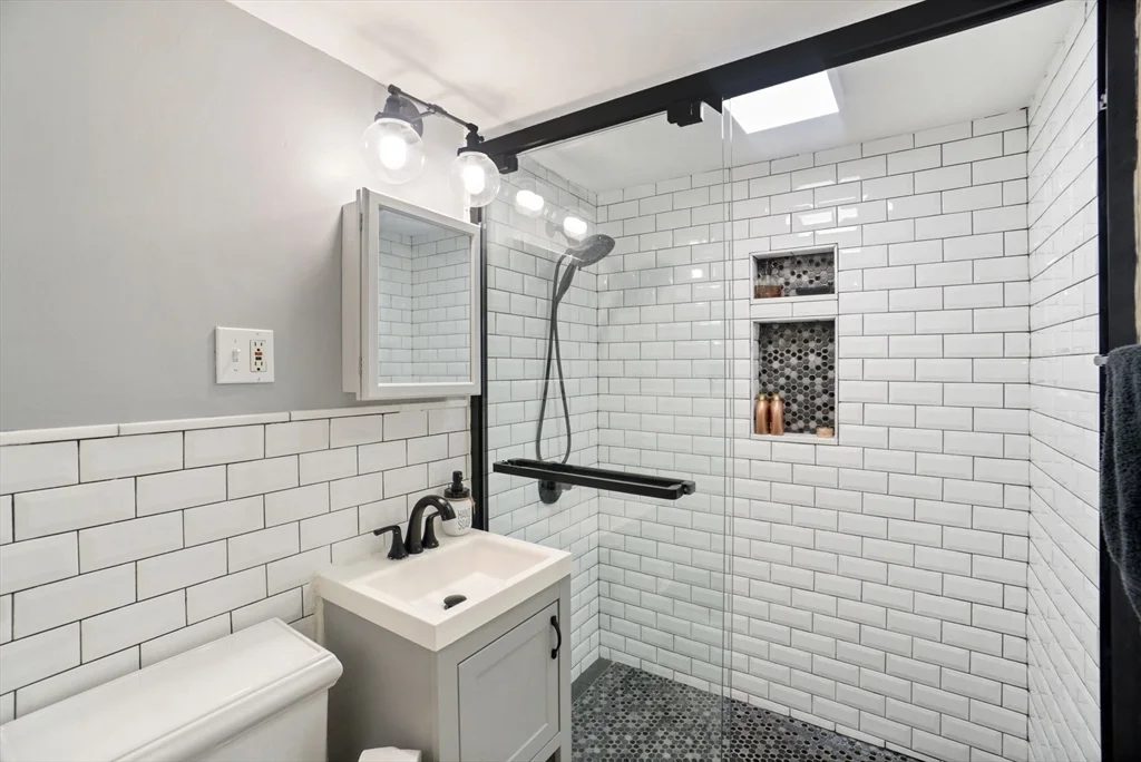 3 bed, 3 bath apartment for rent at 13 Albemarle St Unit A, Back Bay — photo 14 of 22