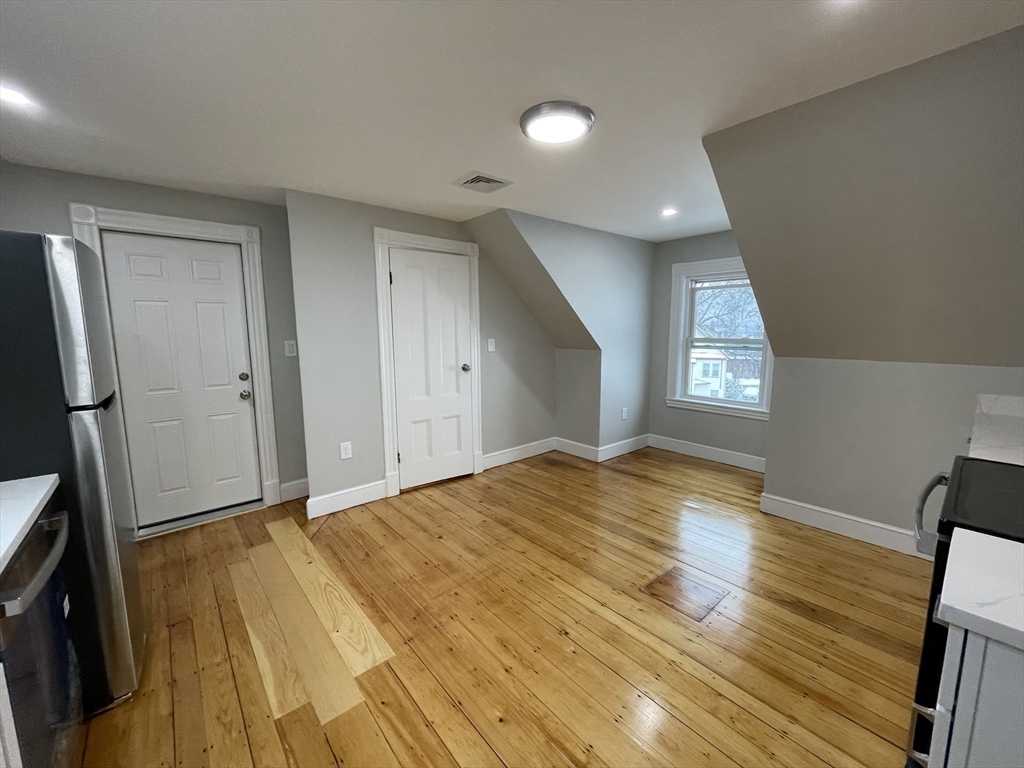 1 bed, 1 bath apartment for rent at 13 Albion St Unit 3, South Medford — photo 5 of 14