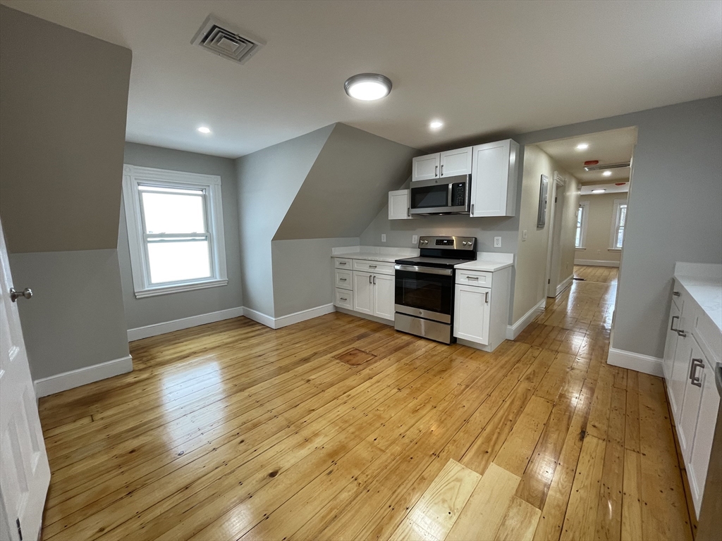 1 bed, 1 bath apartment for rent at 13 Albion St Unit 3, South Medford — photo 4 of 14