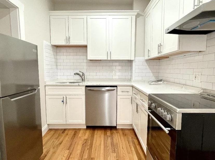 2 bed, 1 bath apartment for rent at 13 Anderson St Unit 1, Beacon Hill — photo 2 of 9