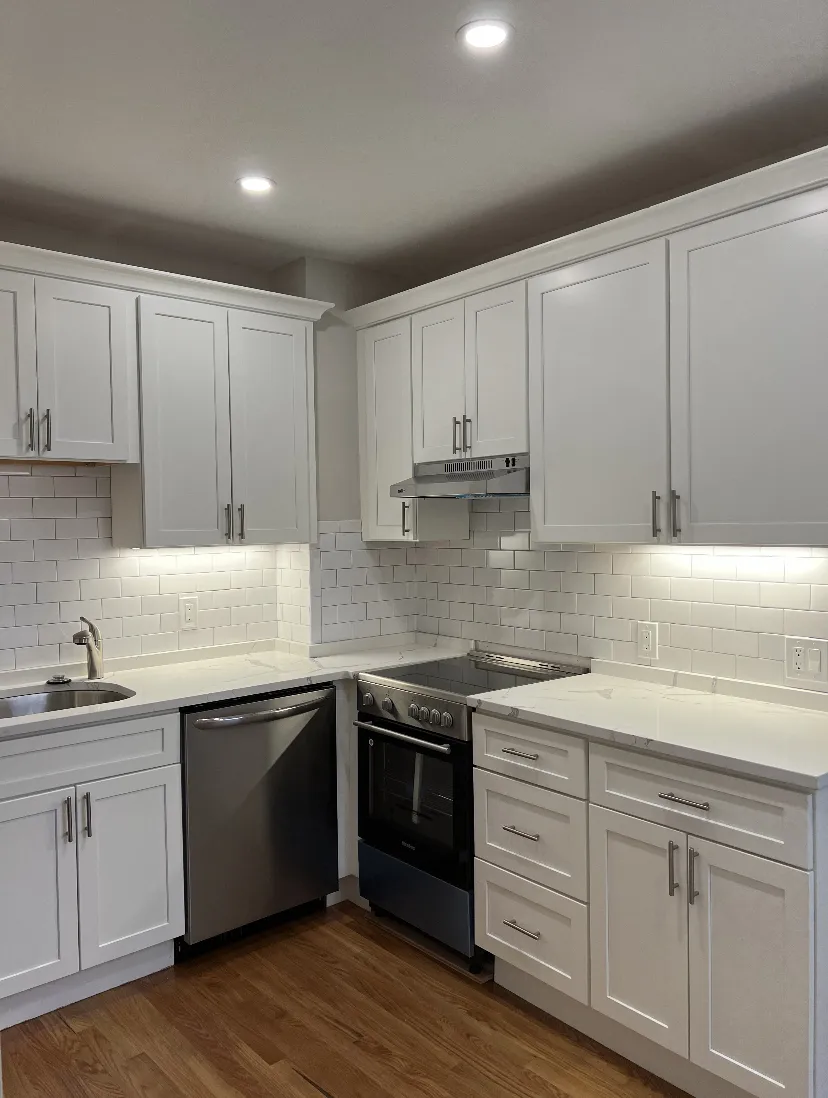 2 bed, 1 bath apartment for rent at 13 Anderson St Unit 1A, Beacon Hill — photo 2 of 9