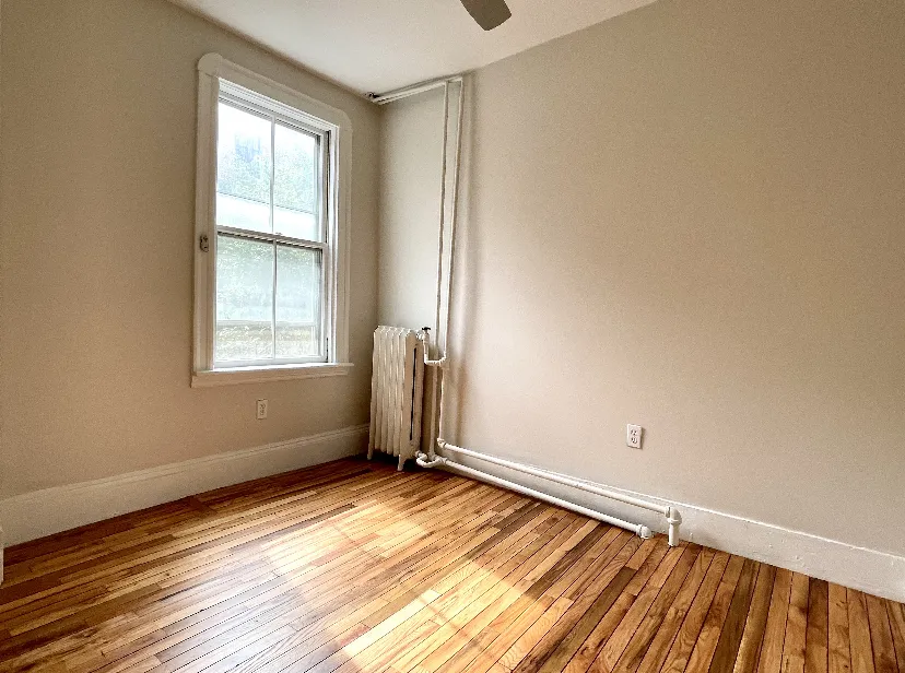 3 bed, 1 bath apartment for rent at 13 Anderson St Unit 2A, Beacon Hill — photo 8 of 12