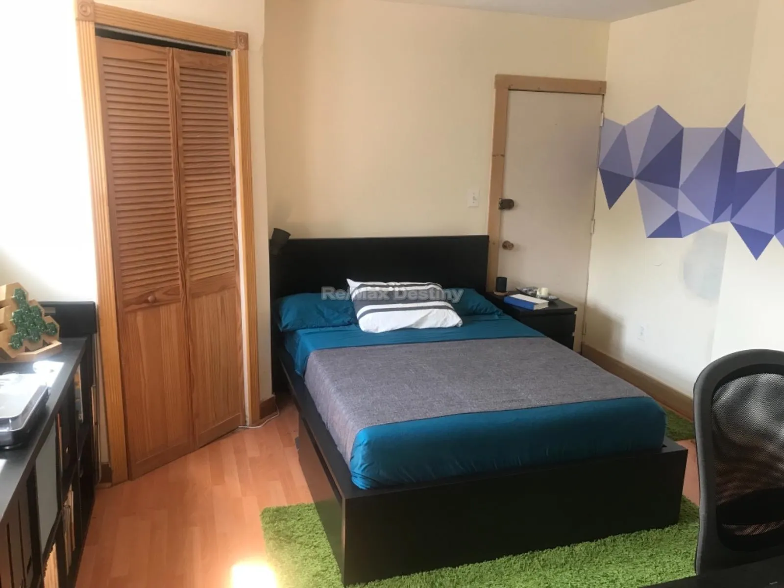 4 bed, 1.5 bath apartment for rent at 13 Andrew St Unit 1, Cambridgeport — photo 14 of 17