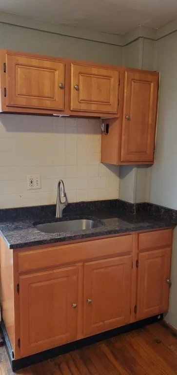 3 bed, 1 bath apartment for rent at 13 Ash St Unit 2, Quincy — photo 4 of 33