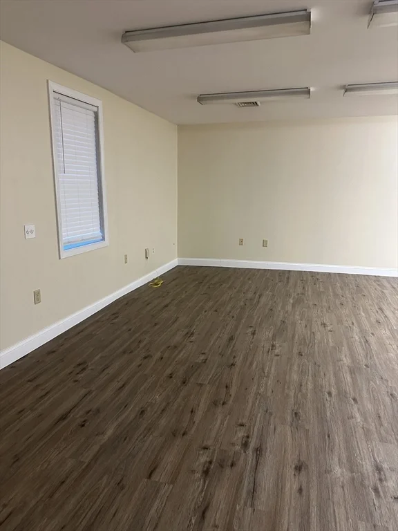 1 bed, 1 bath apartment for rent at 13 B Waushacum Unit 2, Sterling — photo 5 of 17