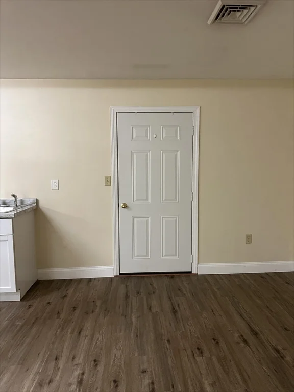 1 bed, 1 bath apartment for rent at 13 B Waushacum Unit 2, Sterling — photo 11 of 17