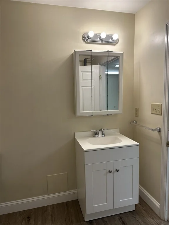 1 bed, 1 bath apartment for rent at 13 B Waushacum Unit 2, Sterling — photo 10 of 17