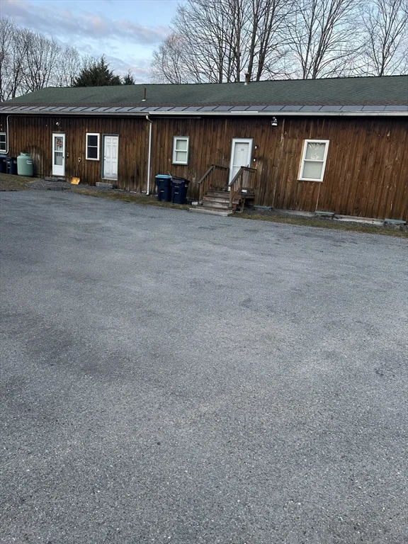 1 bed, 1 bath apartment for rent at 13 B Waushacum Unit 2, Sterling — photo 1 of 17