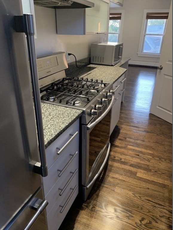 2 bed, 1 bath apartment for rent at 13 Bartlett St Unit 3, Somerville — photo 3 of 22