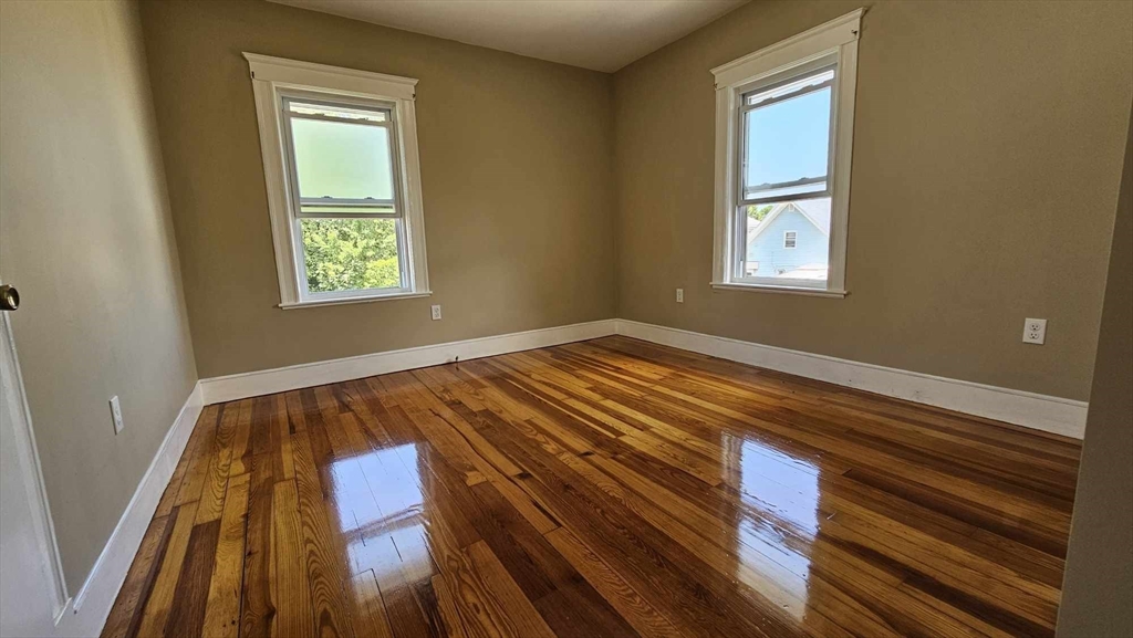 4 bed, 1 bath apartment for rent at 13 Beacon St Unit 13, Quincy — photo 8 of 20