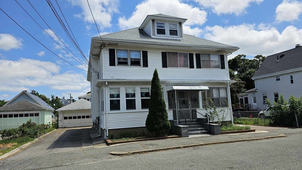4 bed, 1 bath apartment for rent at 13 Beacon St Unit 13, Quincy — photo 1 of 20