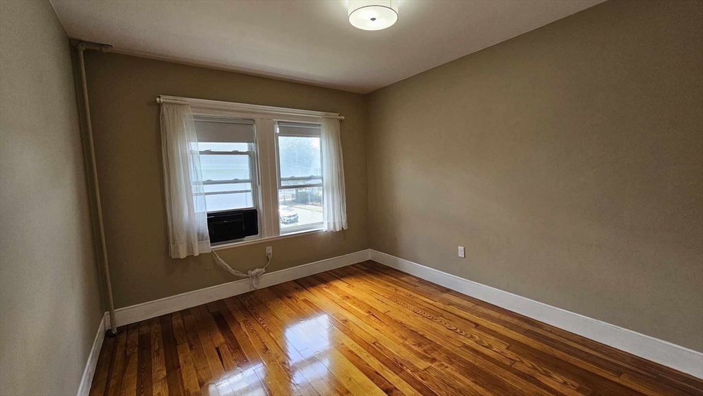 4 bed, 1 bath apartment for rent at 13 Beacon St Unit 13, Quincy — photo 12 of 20