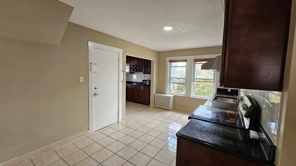4 bed, 1 bath apartment for rent at 13 Beacon St Unit 2nd Floor, Quincy — photo 5 of 20
