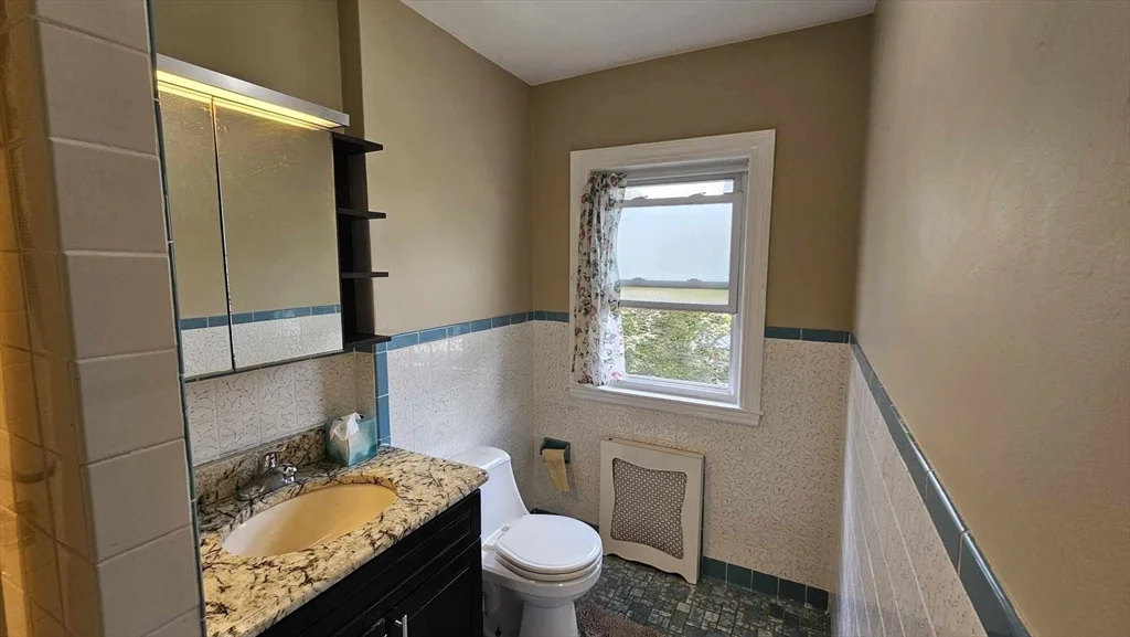4 bed, 1 bath apartment for rent at 13 Beacon St Unit 2nd Floor, Quincy — photo 16 of 20