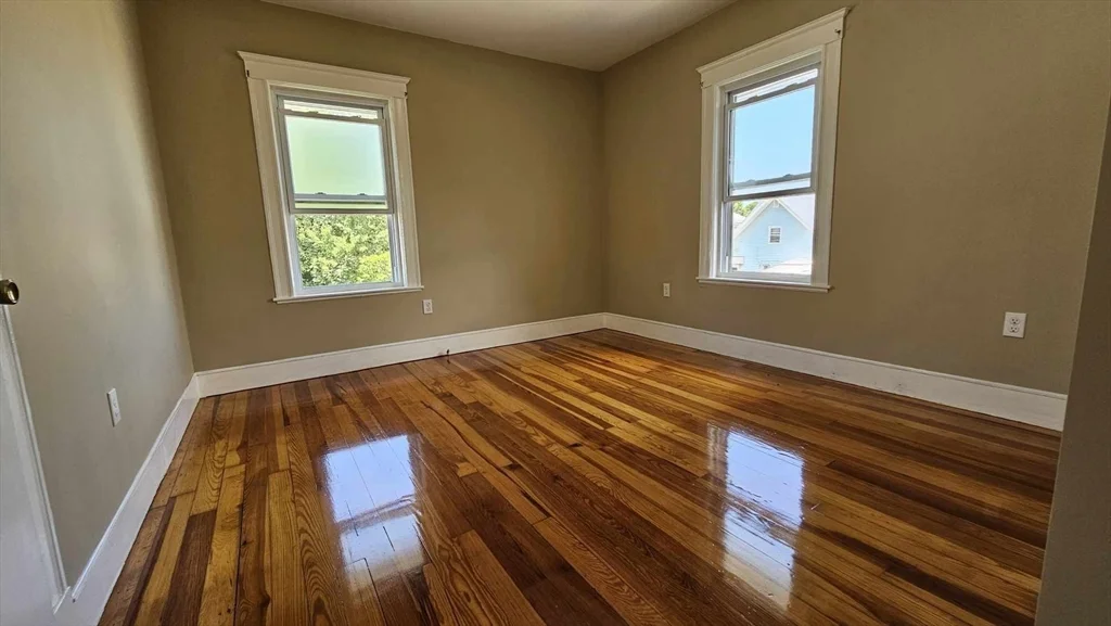 4 bed, 1 bath apartment for rent at 13 Beacon St Unit 2nd Floor, Quincy — photo 8 of 20