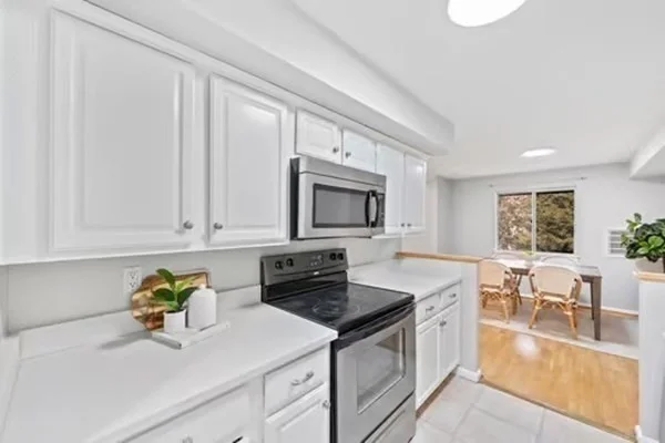 2 bed, 1 bath apartment for rent at 13 Beals Cove Rd Unit J, Hingham — photo 6 of 12