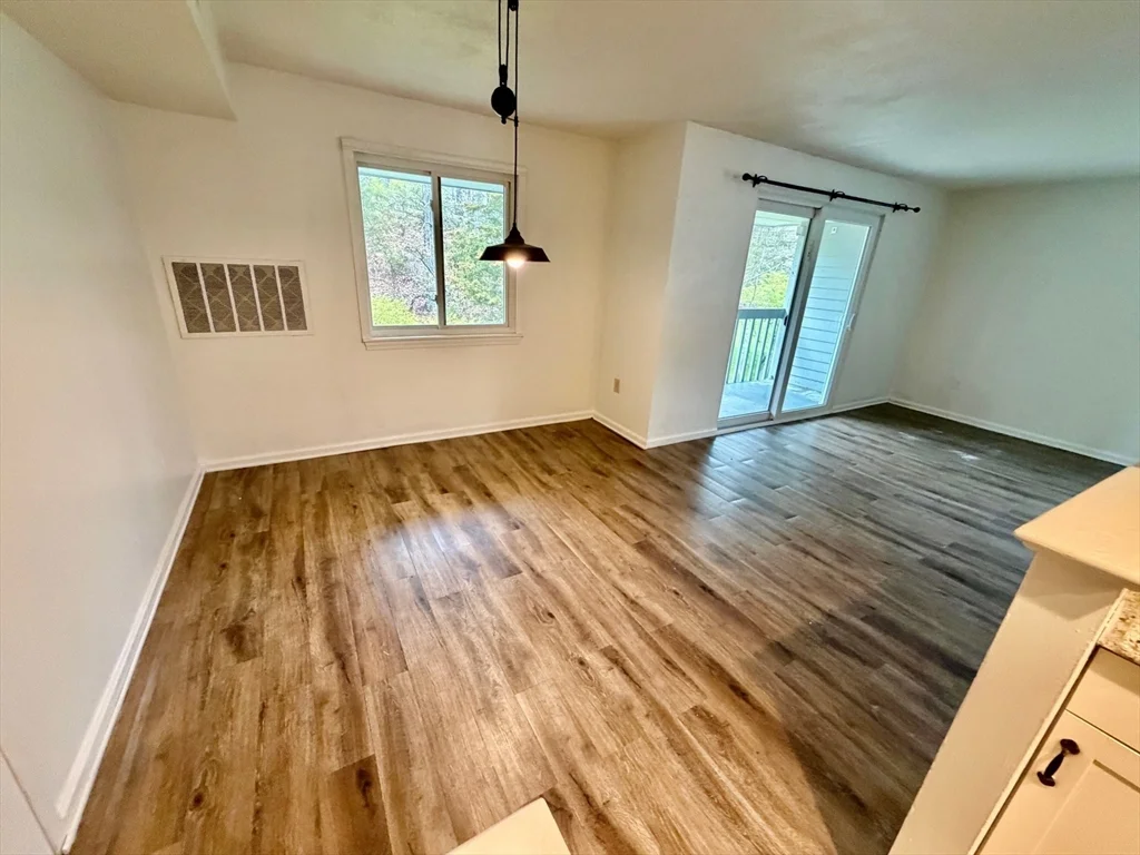 2 bed, 1 bath apartment for rent at 13 Beals Cove Rd Unit K, Hingham — photo 4 of 7