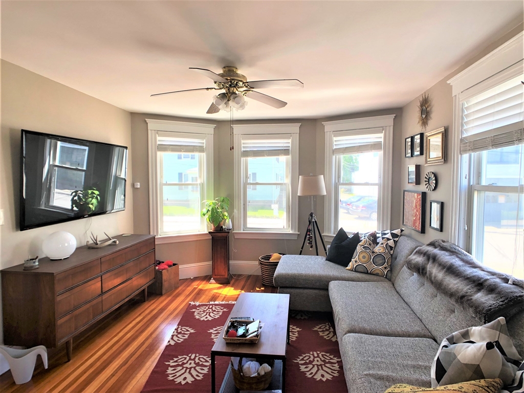 2 bed, 1 bath apartment for rent at 13 Benefit St Unit 13, Waltham — photo 2 of 11