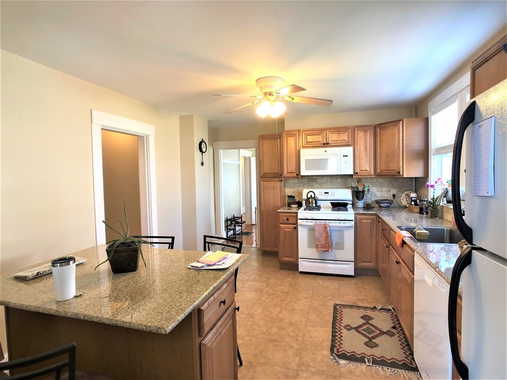 2 bed, 1 bath apartment for rent at 13 Benefit St Unit 13, Waltham — photo 5 of 11