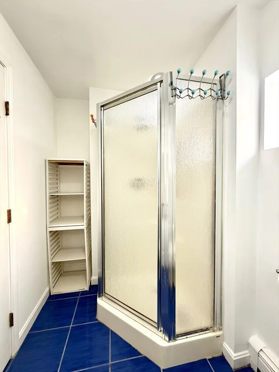 2 bed, 1 bath apartment for rent at 13 Bowdoin Unit 1, Great Neck — photo 9 of 14