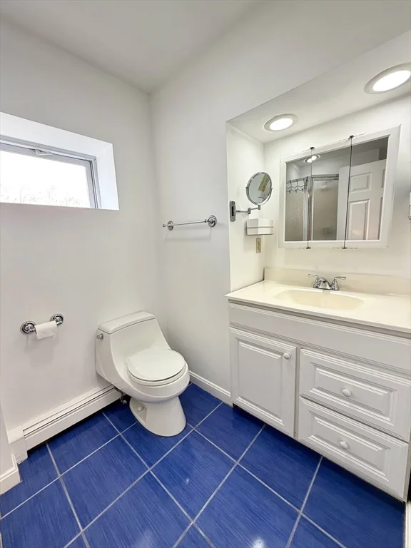 2 bed, 1 bath apartment for rent at 13 Bowdoin Unit 1, Great Neck — photo 8 of 14