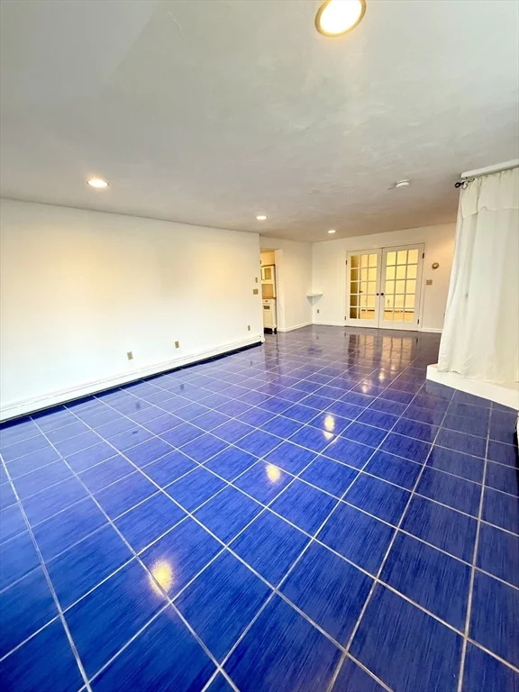 2 bed, 1 bath apartment for rent at 13 Bowdoin Unit 1, Great Neck — photo 10 of 14
