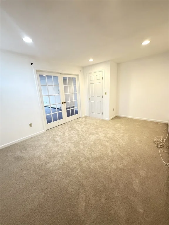 2 bed, 1 bath apartment for rent at 13 Bowdoin Unit 1, Great Neck — photo 13 of 14