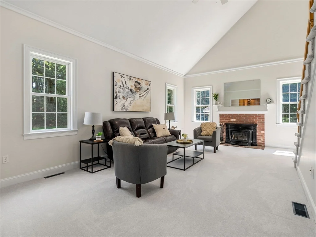 4 bed, 2 bath apartment for rent at 13 Breakneck Hill Rd Unit 1, Hopkinton — photo 19 of 37