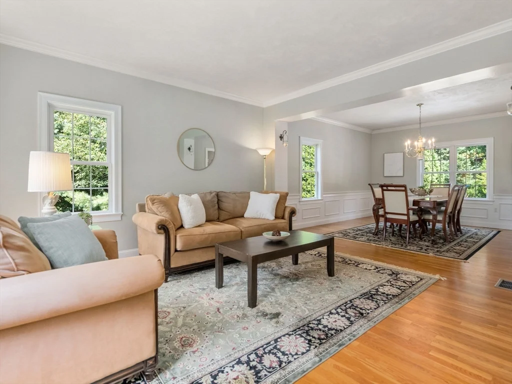 4 bed, 2 bath apartment for rent at 13 Breakneck Hill Rd Unit 1, Hopkinton — photo 9 of 37