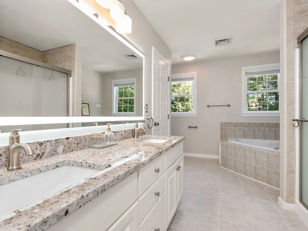 4 bed, 2 bath apartment for rent at 13 Breakneck Hill Rd Unit 1, Hopkinton — photo 25 of 37
