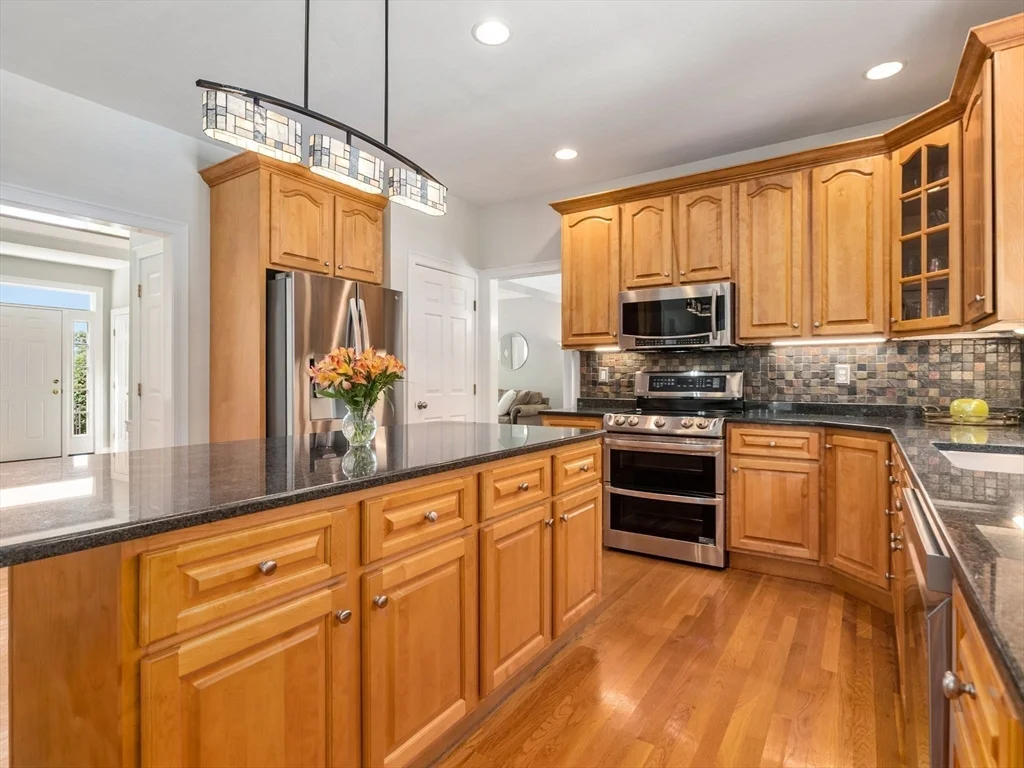 4 bed, 2 bath apartment for rent at 13 Breakneck Hill Rd Unit 1, Hopkinton — photo 14 of 37
