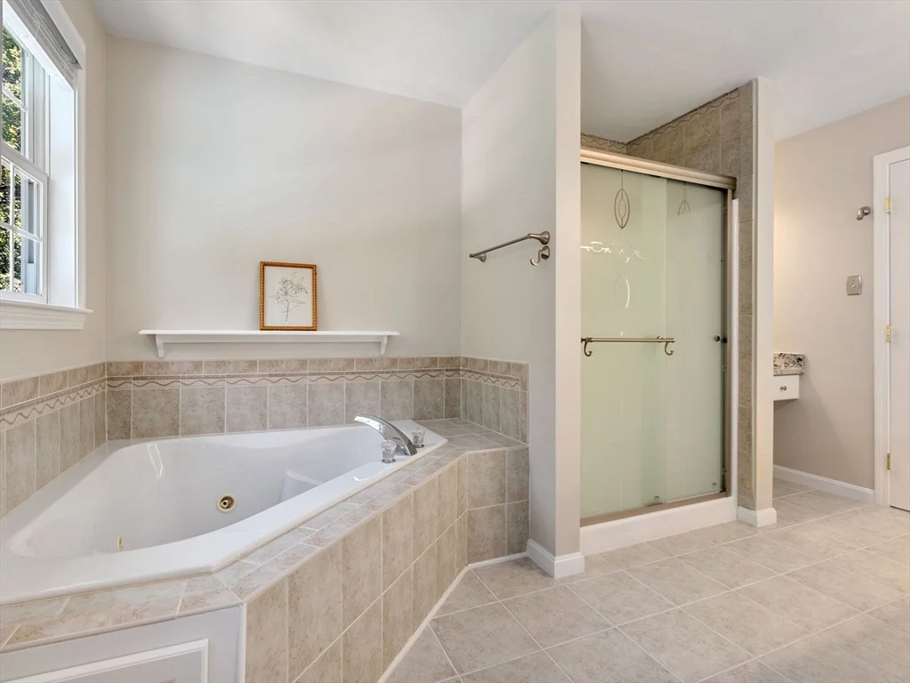 4 bed, 2 bath apartment for rent at 13 Breakneck Hill Rd Unit 1, Hopkinton — photo 26 of 37