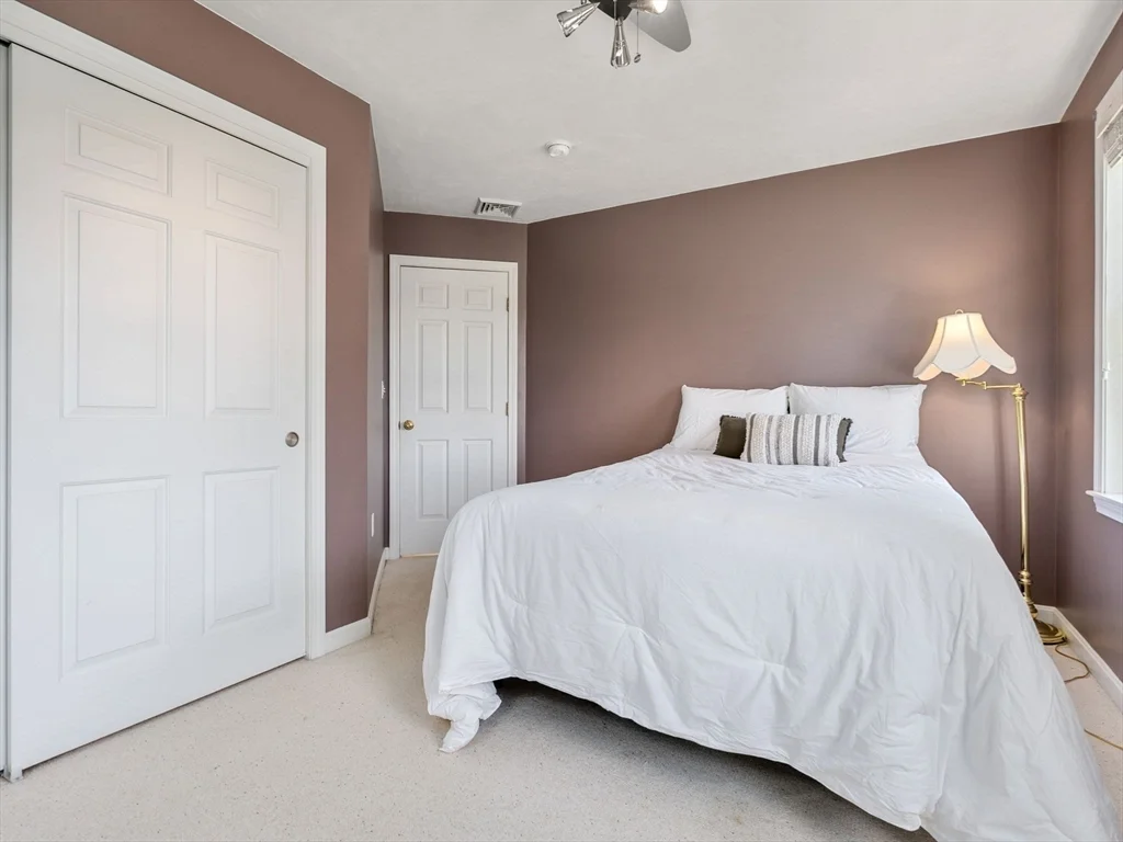 4 bed, 2 bath apartment for rent at 13 Breakneck Hill Rd Unit 1, Hopkinton — photo 32 of 37