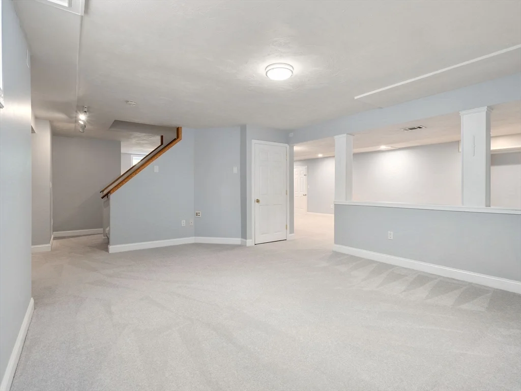 4 bed, 2 bath apartment for rent at 13 Breakneck Hill Rd Unit 1, Hopkinton — photo 37 of 37