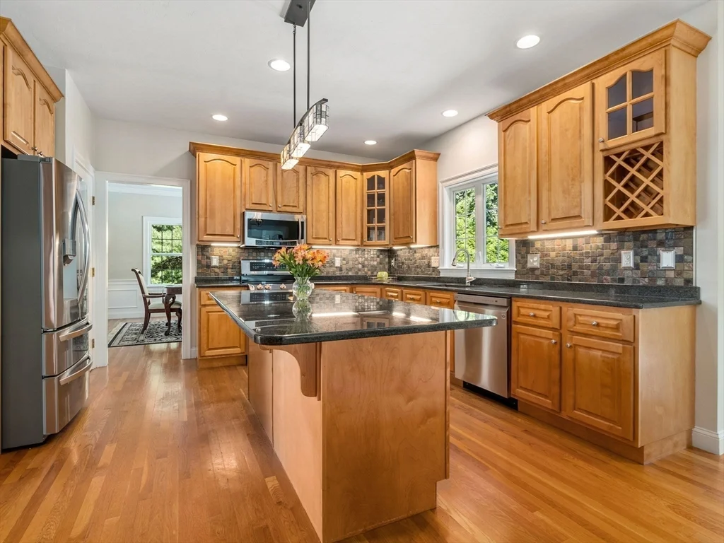 4 bed, 2 bath apartment for rent at 13 Breakneck Hill Rd Unit 1, Hopkinton — photo 12 of 37